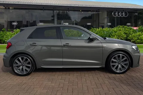 DT73ZNM Audi A1 S line 30 TFSI  110 PS 6-speed Thumbnail #4