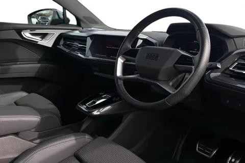 14 of 63 for Audi Q4 e-tron Q4 Sportback S line 40 e-tron 150,00 kW