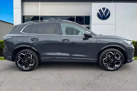  Volkswagen Tiguan 2.0 TDI R-Line DSG Euro 6 (s/s) 5dr Thumbnail #4