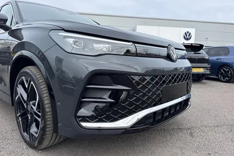  Volkswagen Tiguan 2.0 TDI R-Line DSG Euro 6 (s/s) 5dr Thumbnail #9