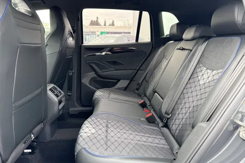  Volkswagen Tiguan 2.0 TDI R-Line DSG Euro 6 (s/s) 5dr Thumbnail #35