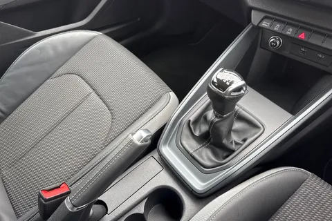 BR19WXG Audi A1 1.0 TFSI 30 S line Sportback Euro 6 (s/s) 5dr Thumbnail #24