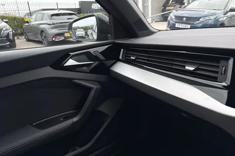 BR19WXG Audi A1 1.0 TFSI 30 S line Sportback Euro 6 (s/s) 5dr Thumbnail #60