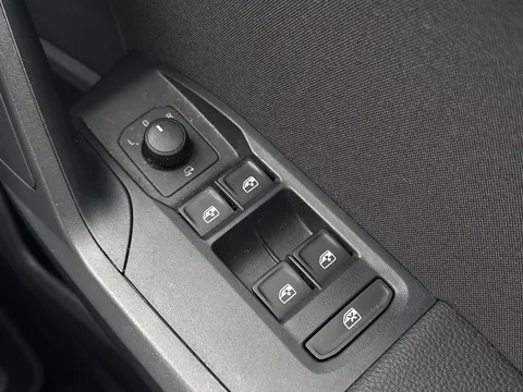 18 of 43 for SEAT IBIZA 1.0 TSI 95 FR 5dr