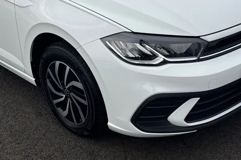 MK23NUF Volkswagen Polo 1.0 Life 5dr **REAR TINTS, REAR VIEW CAMERA** Thumbnail #10