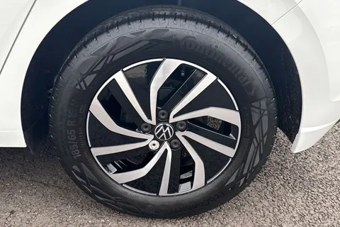 MK23NUF Volkswagen Polo 1.0 Life 5dr **REAR TINTS, REAR VIEW CAMERA** Thumbnail #11