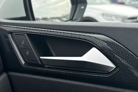 MK23NUF Volkswagen Polo 1.0 Life 5dr **REAR TINTS, REAR VIEW CAMERA** Thumbnail #22