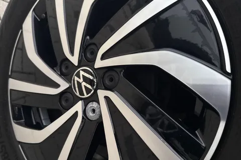 MK23NUF Volkswagen Polo 1.0 Life 5dr **REAR TINTS, REAR VIEW CAMERA** Thumbnail #27