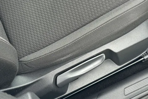 MK23NUF Volkswagen Polo 1.0 Life 5dr **REAR TINTS, REAR VIEW CAMERA** Thumbnail #34