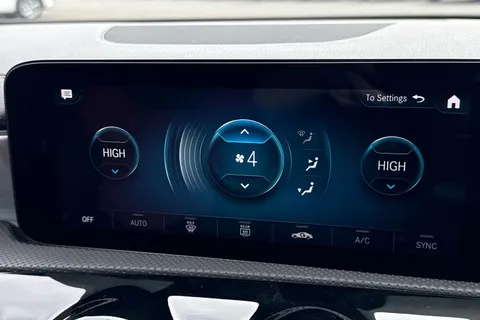 ND70OEV Mercedes-Benz Cla Class 1.3 CLA180 AMG Line (Premium Plus 2) Coupe 7G-DCT Euro 6 (s/s) 4dr Thumbnail #20