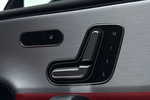 ND70OEV Mercedes-Benz Cla Class 1.3 CLA180 AMG Line (Premium Plus 2) Coupe 7G-DCT Euro 6 (s/s) 4dr Thumbnail #33