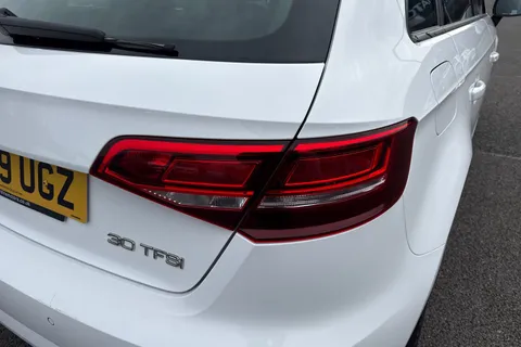 YL69UGZ Audi A3 1.0 TFSI 30 SE Technik Sportback Euro 6 (s/s) 5dr Thumbnail #9