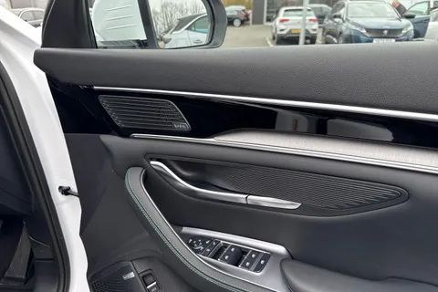 LD25YWC BYD Seal U 1.5 18.3kWh Boost CVT Auto Euro 6 (s/s) 5dr Thumbnail #19