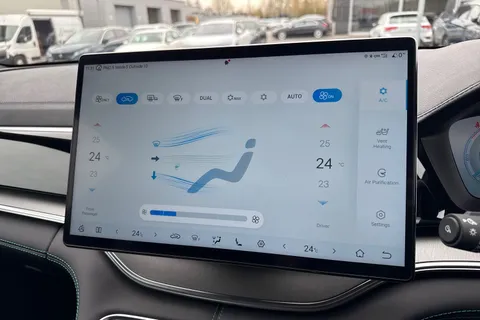 LD25YWC BYD Seal U 1.5 18.3kWh Boost CVT Auto Euro 6 (s/s) 5dr Thumbnail #20