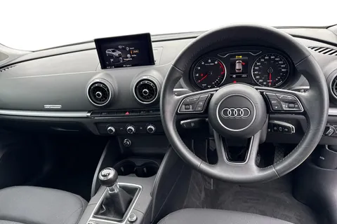 YL69UGZ Audi A3 1.0 TFSI 30 SE Technik Sportback Euro 6 (s/s) 5dr Thumbnail #19