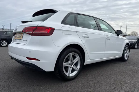 YL69UGZ Audi A3 1.0 TFSI 30 SE Technik Sportback Euro 6 (s/s) 5dr Thumbnail #36