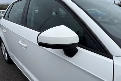 YL69UGZ Audi A3 1.0 TFSI 30 SE Technik Sportback Euro 6 (s/s) 5dr Thumbnail #37