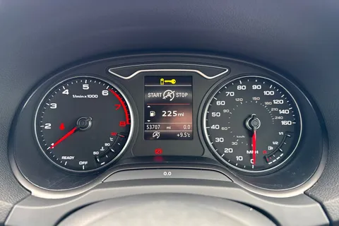 YL69UGZ Audi A3 1.0 TFSI 30 SE Technik Sportback Euro 6 (s/s) 5dr Thumbnail #39