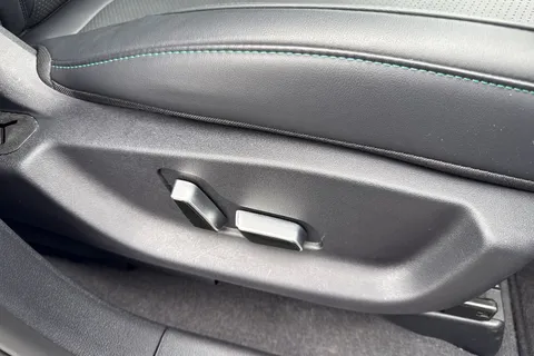 LD25YWC BYD Seal U 1.5 18.3kWh Boost CVT Auto Euro 6 (s/s) 5dr Thumbnail #41