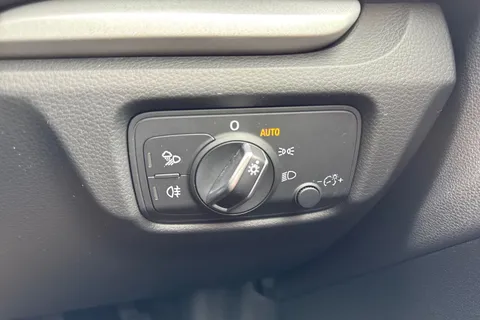 YL69UGZ Audi A3 1.0 TFSI 30 SE Technik Sportback Euro 6 (s/s) 5dr Thumbnail #44