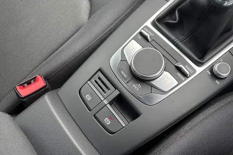 YL69UGZ Audi A3 1.0 TFSI 30 SE Technik Sportback Euro 6 (s/s) 5dr Thumbnail #57