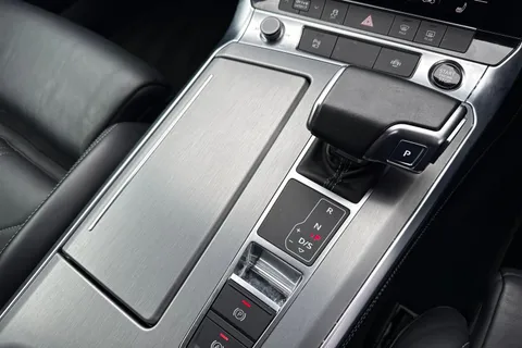 DG21FZN Audi A6 Avant 2.0 TFSI 45 Black Edition S Tronic quattro Euro 6 (s/s) 5dr Thumbnail #24