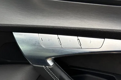 DG21FZN Audi A6 Avant 2.0 TFSI 45 Black Edition S Tronic quattro Euro 6 (s/s) 5dr Thumbnail #42