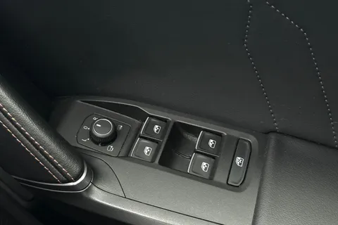 DP21CXM CUPRA Leon 1.4 eHybrid 12.8kWh VZ2 DSG Euro 6 (s/s) 5dr Thumbnail #18