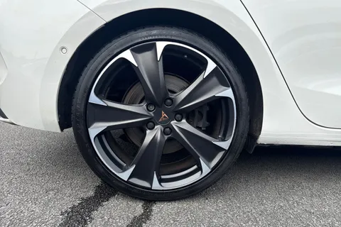 DP21CXM CUPRA Leon 1.4 eHybrid 12.8kWh VZ2 DSG Euro 6 (s/s) 5dr Thumbnail #24