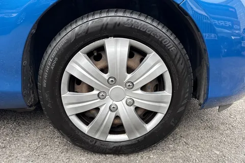 PK16XSX Toyota Yaris 1.5 VVT-h Active E-CVT Euro 6 5dr Thumbnail #14