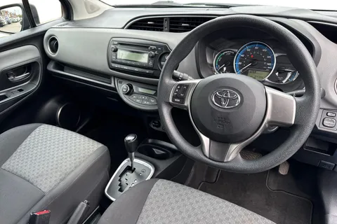 PK16XSX Toyota Yaris 1.5 VVT-h Active E-CVT Euro 6 5dr Thumbnail #15