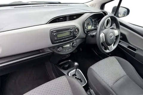 PK16XSX Toyota Yaris 1.5 VVT-h Active E-CVT Euro 6 5dr Thumbnail #16