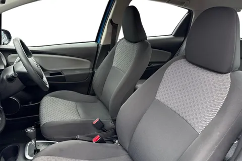 PK16XSX Toyota Yaris 1.5 VVT-h Active E-CVT Euro 6 5dr Thumbnail #17