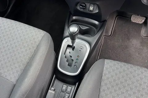 PK16XSX Toyota Yaris 1.5 VVT-h Active E-CVT Euro 6 5dr Thumbnail #24