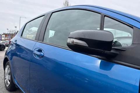 PK16XSX Toyota Yaris 1.5 VVT-h Active E-CVT Euro 6 5dr Thumbnail #29