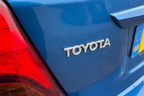 PK16XSX Toyota Yaris 1.5 VVT-h Active E-CVT Euro 6 5dr Thumbnail #32