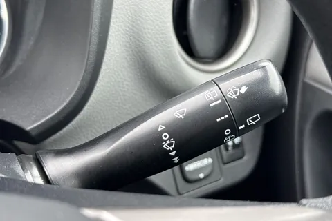 PK16XSX Toyota Yaris 1.5 VVT-h Active E-CVT Euro 6 5dr Thumbnail #37