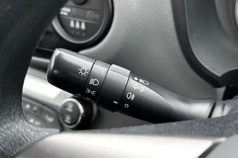 PK16XSX Toyota Yaris 1.5 VVT-h Active E-CVT Euro 6 5dr Thumbnail #38