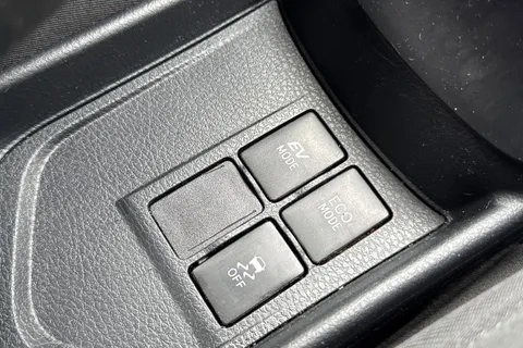 PK16XSX Toyota Yaris 1.5 VVT-h Active E-CVT Euro 6 5dr Thumbnail #39