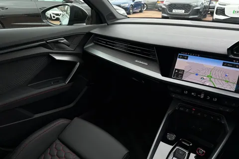 BT74VHK Audi RS 3 RS 3 Saloon Carbon Vorsprung 400 PS S tronic Thumbnail #20