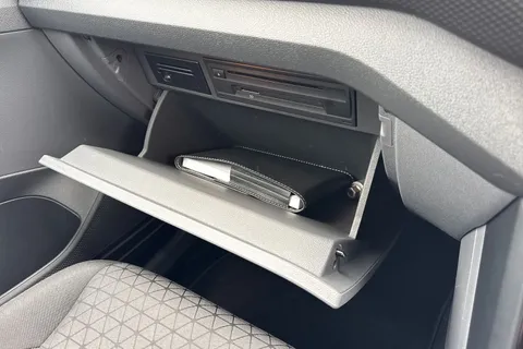 BN70UWV Volkswagen T-Cross 1.0 TSI 115 SE 5dr DSG ⭐1 Year VW Warranty⭐ Thumbnail #42