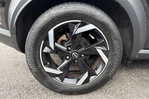 CF72MLE Nissan Juke 1.6 N-Connecta Auto Euro 6 5dr Thumbnail #10