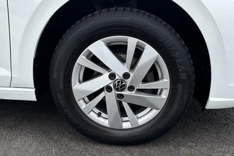 MJ72FBF Volkswagen Polo 1.0 Life 5dr **REAR VIEW CAMERA** Thumbnail #12