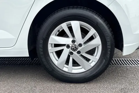 MJ72FBF Volkswagen Polo 1.0 Life 5dr **REAR VIEW CAMERA** Thumbnail #14