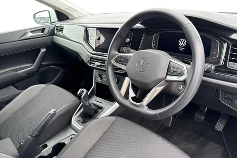 MJ72FBF Volkswagen Polo 1.0 Life 5dr **REAR VIEW CAMERA** Thumbnail #15