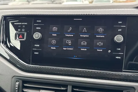 MJ72FBF Volkswagen Polo 1.0 Life 5dr **REAR VIEW CAMERA** Thumbnail #18