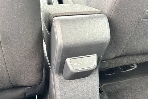 MJ72FBF Volkswagen Polo 1.0 Life 5dr **REAR VIEW CAMERA** Thumbnail #29