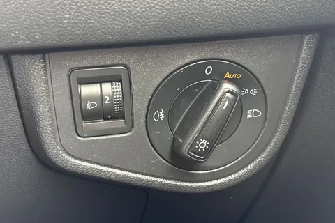 MJ72FBF Volkswagen Polo 1.0 Life 5dr **REAR VIEW CAMERA** Thumbnail #33