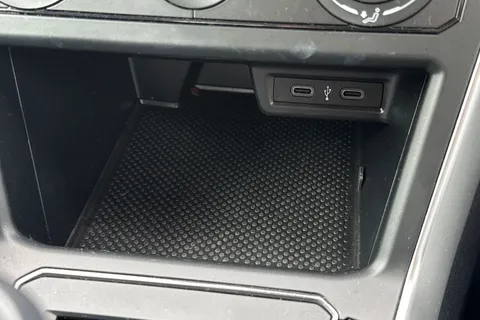 MJ72FBF Volkswagen Polo 1.0 Life 5dr **REAR VIEW CAMERA** Thumbnail #34