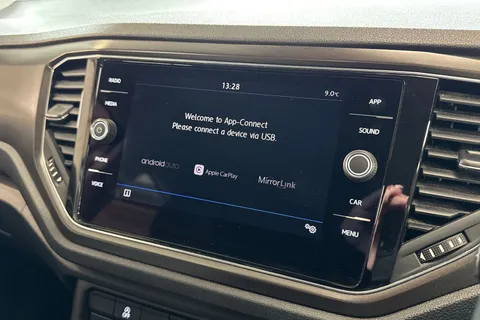 ML19XRH Volkswagen T-Roc 1.5 TSI EVO SE DSG Euro 6 (s/s) 5dr Thumbnail #13